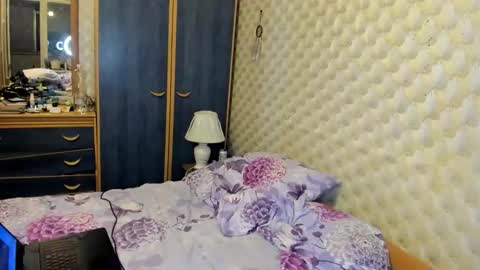 Snapshot of shtuchka2000 chatting on 03-20-26, 01:21 shtuchka2000 online show from 03-20-26, 01:21