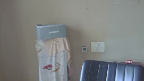 shubhamkhandelwal123 online show from 10-01-25, 07:58