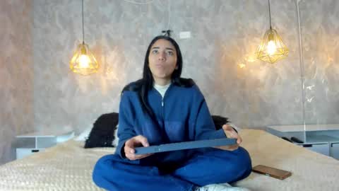 ZUMY ANGELS online show from 10-14-25, 04:46