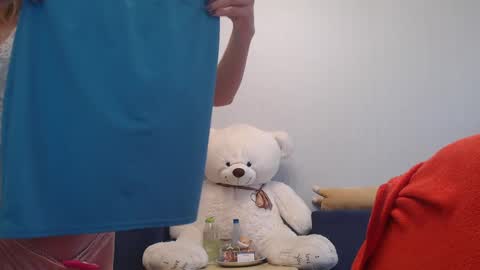 Snapshot of shy_moony chatting on 03-31-26, 04:07 just Alex online show from 03-31-26, 04:07