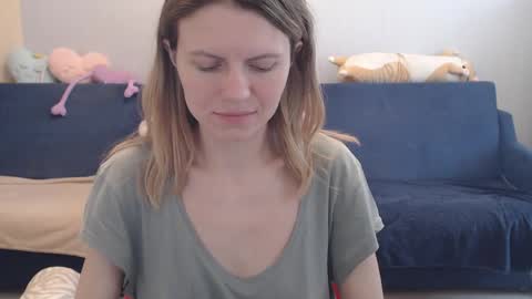 Snapshot of shy_moony chatting on 04-14-26, 01:06 just Alex online show from 04-14-26, 01:06