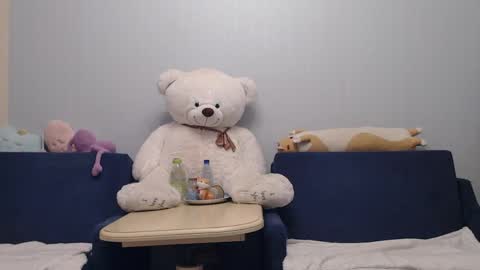 Snapshot of shy_moony chatting on 04-30-26, 08:57 just Alex online show from 04-30-26, 08:57