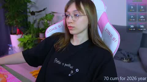 Snapshot of shy_or_horny chatting on 03-23-26, 06:45 HI i am Marcy online show from 03-23-26, 06:45