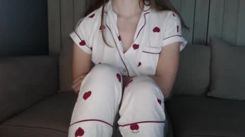Snapshot of shy_schoolgirl_ chatting on 02-06-25, 08:23 shy_schoolgirl_ online show from 02-06-25, 08:23