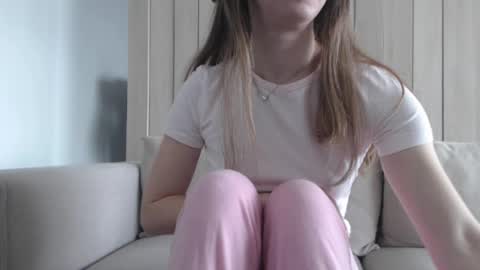 Snapshot of shy_schoolgirl_ chatting on 03-05-25, 09:05 shy_schoolgirl_ online show from 03-05-25, 09:05