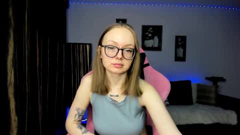 Snapshot of shy_suchka chatting on 01-12-25, 08:25 Melissa online show from 01-12-25, 08:25