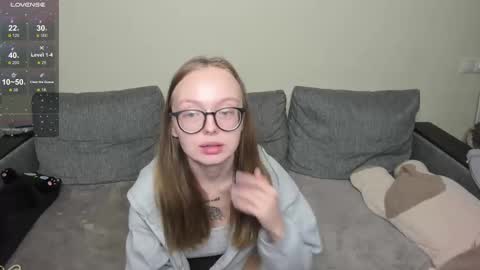 Snapshot of shy_suchka chatting on 10-19-25, 08:31 Melissa online show from 10-19-25, 08:31