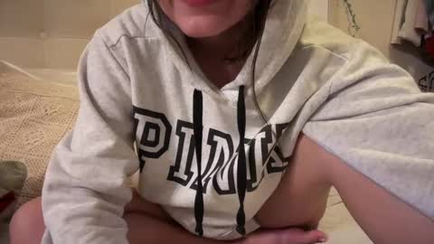 Snapshot of shyangie24 chatting on 02-26-25, 03:53 Angeline 3 independent come here when am horny... online show from 02-26-25, 03:53