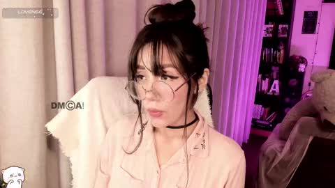 Snapshot of shyangie24 chatting on 09-21-25, 05:20 Angeline 3 independent come here when am horny... online show from 09-21-25, 05:20