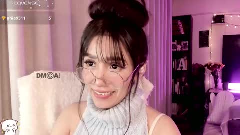 Snapshot of shyangie24 chatting on 10-18-25, 04:04 Angeline 3 independent come here when am horny... online show from 10-18-25, 04:04