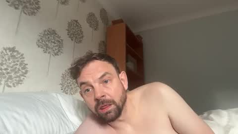 Snapshot of shyb35 chatting on 10-24-25, 09:49 shyb35 online show from 10-24-25, 09:49