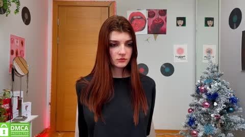 Snapshot of shybella_girl chatting on 01-14-25, 10:17 Bella online show from 01-14-25, 10:17