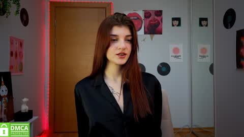 Snapshot of shybella_girl chatting on 01-28-25, 07:11 Bella online show from 01-28-25, 07:11