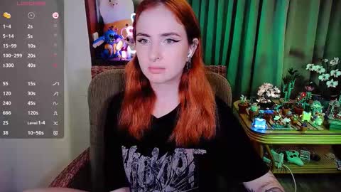 Snapshot of shyfoxxxy chatting on 03-06-26, 02:13 Effie online show from 03-06-26, 02:13
