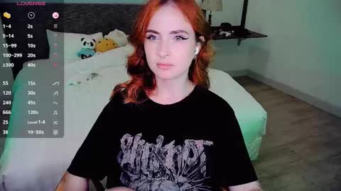 Snapshot of shyfoxxxy chatting on 03-25-26, 03:40 Effie online show from 03-25-26, 03:40