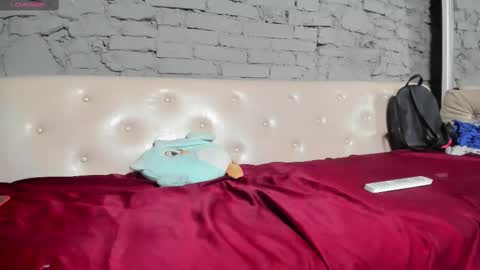 shygurl18hot online show from 02-19-25, 09:28