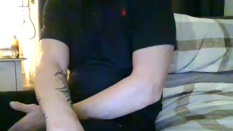Snapshot of shyguy198555 chatting on 12-25-24, 04:54 aj online show from 12-25-24, 04:54