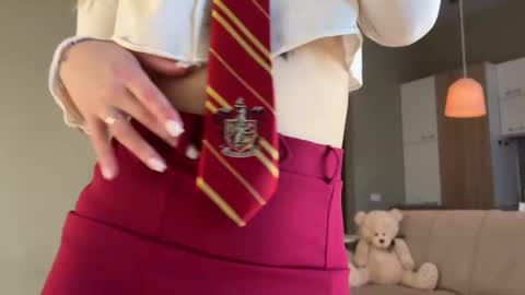 Snapshot of shyrubate chatting on 03-06-25, 05:14 Aurora online show from 03-06-25, 05:14