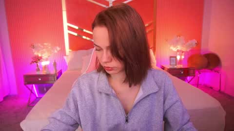 Snapshot of shyysiren chatting on 04-05-26, 06:43 shyysiren online show from 04-05-26, 06:43