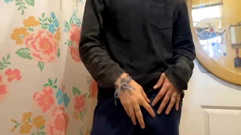 Snapshot of shyyyguyyy59 chatting on 03-22-26, 10:24 shyyyguyyy59 online show from 03-22-26, 10:24