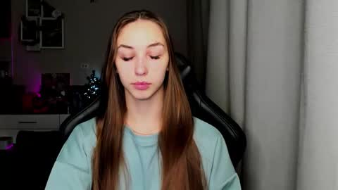 SIA online show from 01-06-26, 02:37