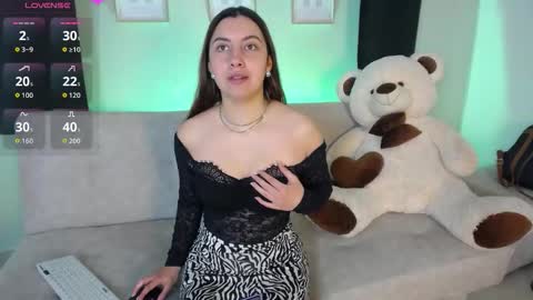 Sia online show from 11-17-25, 11:32