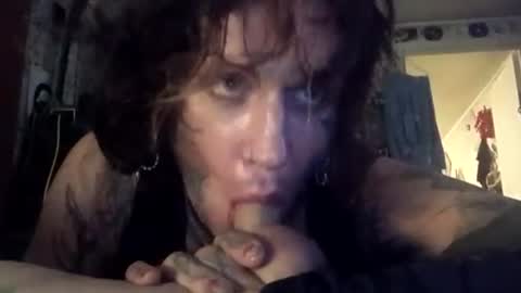 Snapshot of sickntwisted686 chatting on 07-20-26, 08:06 HungGirl online show from 07-20-26, 08:06