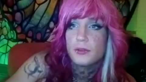 Snapshot of sickntwisted686 chatting on 07-25-26, 02:53 HungGirl online show from 07-25-26, 02:53
