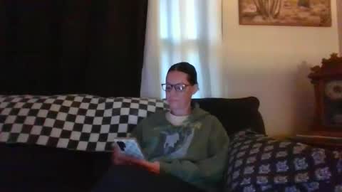 Snapshot of sidneyraee chatting on 03-05-26, 05:31 Mrs. St. Patrickk online show from 03-05-26, 05:31