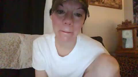 Snapshot of sidneyraee chatting on 03-25-26, 03:18 Mrs. St. Patrickk online show from 03-25-26, 03:18