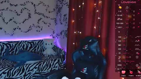 Snapshot of sidny_blush chatting on 01-20-25, 08:41 Sidny online show from 01-20-25, 08:41