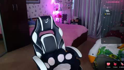 Snapshot of sidny_blush chatting on 02-11-26, 05:01 Sidny online show from 02-11-26, 05:01