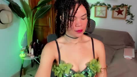 Vaiolet online show from 03-17-26, 02:09