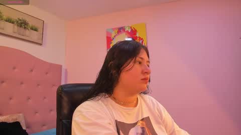 Snapshot of sienna_cavalli chatting on 03-30-26, 12:39 SIENNA online show from 03-30-26, 12:39