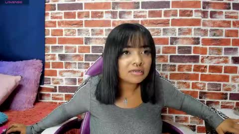 sienna_lux01 online show from 05-12-26, 02:19