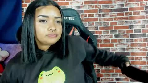 sienna_lux01 online show from 05-20-26, 03:34