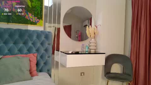 Sienna online show from 06-24-26, 11:42