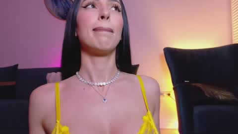 Sienna online show from 05-16-26, 07:23
