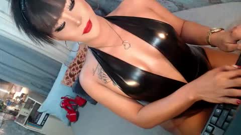 Snapshot of sierrafina_mcbride chatting on 03-29-26, 06:13 Sierrafina online show from 03-29-26, 06:13