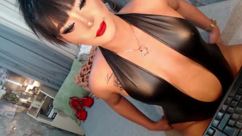 Snapshot of sierrafina_mcbride chatting on 04-08-26, 05:40 Sierrafina online show from 04-08-26, 05:40