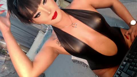 Snapshot of sierrafina_mcbride chatting on 04-12-26, 04:50 Sierrafina online show from 04-12-26, 04:50