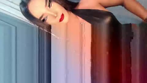 Snapshot of sierrafina_mcbride chatting on 05-03-26, 06:19 Sierrafina online show from 05-03-26, 06:19