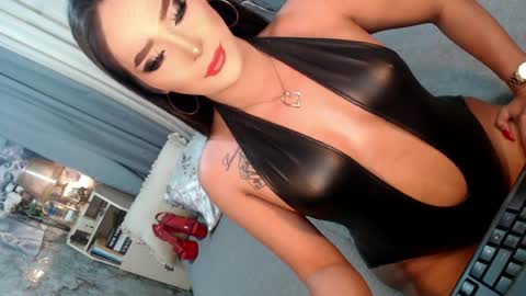 Snapshot of sierrafina_mcbride chatting on 05-04-26, 02:51 Sierrafina online show from 05-04-26, 02:51