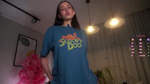 Eva  online show from 11-06-25, 11:22