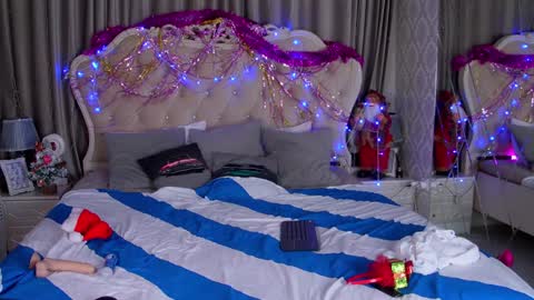 SilasCollins online show from 12-22-24, 04:59