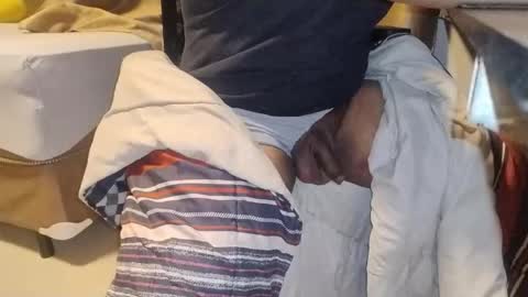 Snapshot of silencedude chatting on 12-23-25, 04:10 Tsuki online show from 12-23-25, 04:10