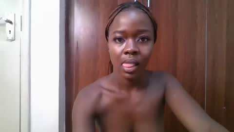 Snapshot of silent_carry chatting on 02-16-26, 10:22 silent carry online show from 02-16-26, 10:22