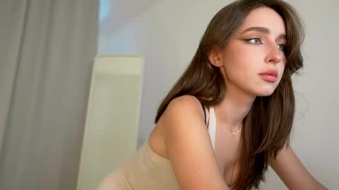 Snapshot of silent_chill chatting on 02-21-25, 11:44 Chilli online show from 02-21-25, 11:44