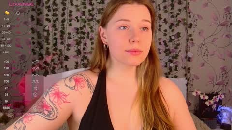 Snapshot of silent_princesses chatting on 01-06-25, 01:52 Chloe online show from 01-06-25, 01:52