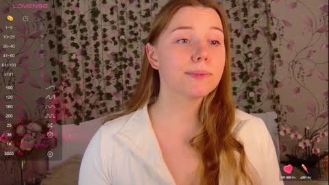 Snapshot of silent_princesses chatting on 01-17-25, 01:35 Chloe online show from 01-17-25, 01:35